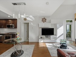 409-15428 31 Avenue Surrey, BC V3Z 3W4