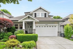 18962 70b Avenue Surrey, BC V4N 5M6