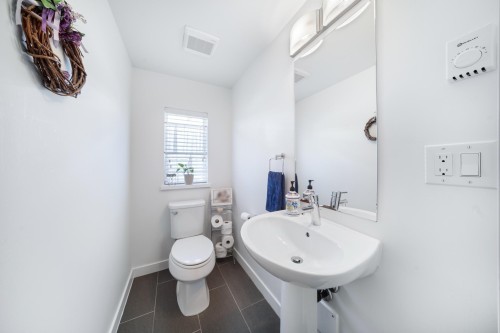 8-16357 15 Avenue, Surrey, BC 