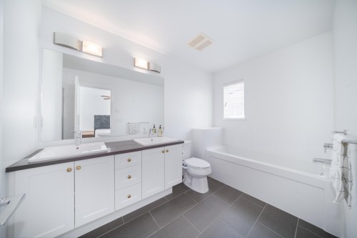 8-16357 15 Avenue, Surrey, BC 
