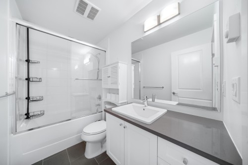 8-16357 15 Avenue, Surrey, BC 