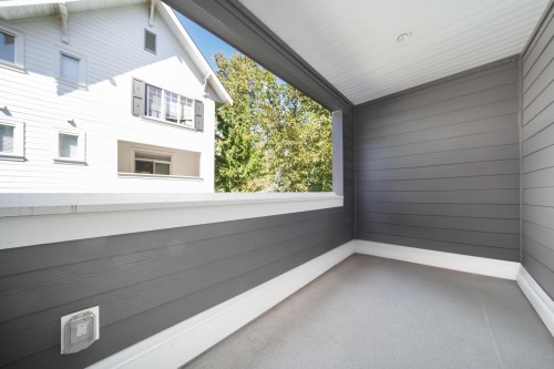 8-16357 15 Avenue, Surrey, BC 