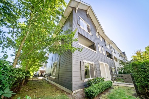 8-16357 15 Avenue, Surrey, BC 