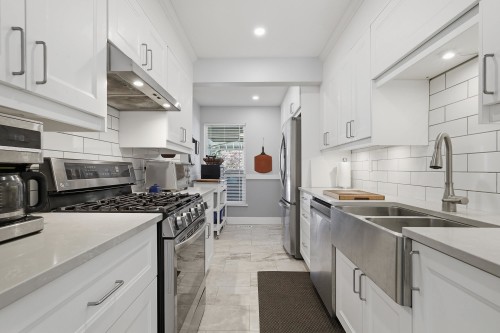 15913 Alder Place, Surrey, BC 