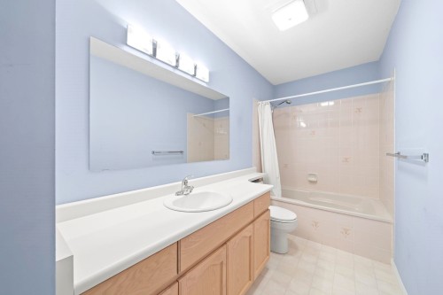 301-19645 64 Avenue, Langley, BC 