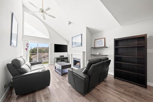 301-19645 64 Avenue, Langley, BC 