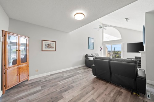 301-19645 64 Avenue, Langley, BC 