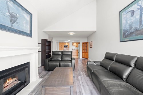 301-19645 64 Avenue, Langley, BC 
