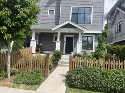 5-20261 72b Avenue Langley, BC V2Y 3M8