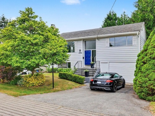 15876 Roper Avenue  White Rock, BC V4B 2H4