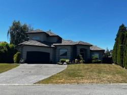 5777 Kettle Crescent WSurrey, BC V3S 8R6