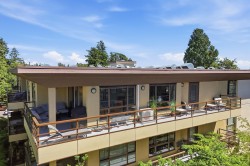 303-15747 Marine Drive  White Rock, BC V4B 1E4