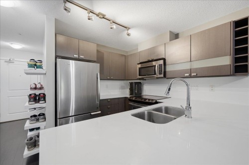 215-21009 56 Avenue, Langley, BC 