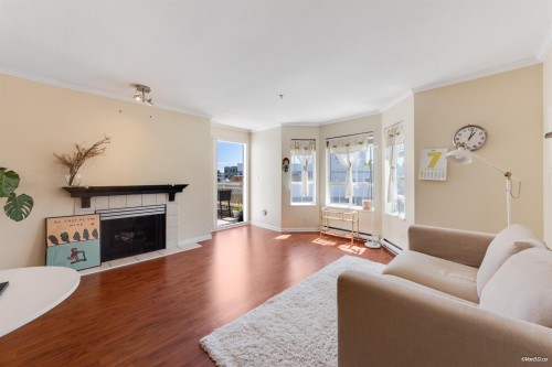 418-15268 105 Avenue  Surrey, BC V3R 0W8