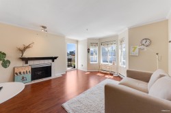 418-15268 105 Avenue Surrey, BC V3R 0W8