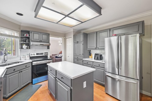 6960 143A Street, Surrey, BC 