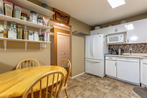 302-33280 Bourquin Crescent E, Abbotsford, BC 