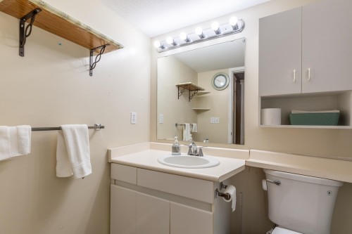 302-33280 Bourquin Crescent E, Abbotsford, BC 