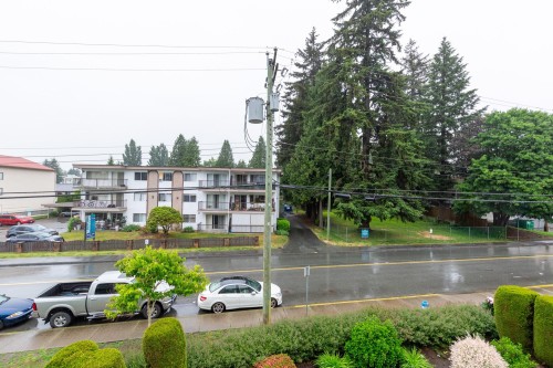 302-33280 Bourquin Crescent E, Abbotsford, BC 