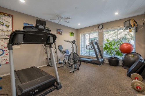 302-33280 Bourquin Crescent E, Abbotsford, BC 