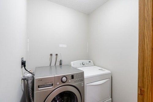 207-17661 58A Avenue, Surrey, BC - Indoor Photo Showing Laundry Room