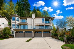 8376 Centre Street Delta, BC V4C 3X4