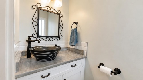 2170 Moss Crescent, Abbotsford, BC 