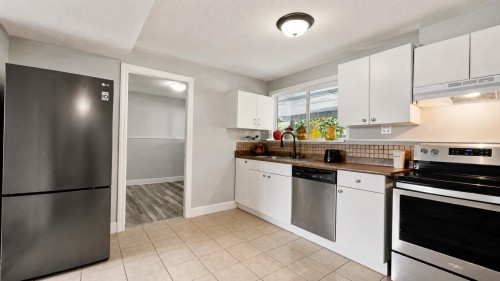 2170 Moss Crescent, Abbotsford, BC 