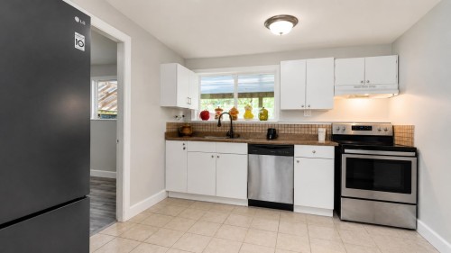 2170 Moss Crescent, Abbotsford, BC 