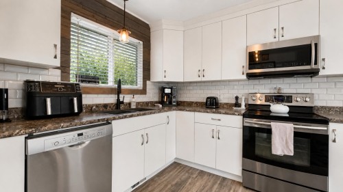 2170 Moss Crescent, Abbotsford, BC 