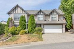 35479 Tweedsmuir Drive Abbotsford, BC V2T 2X8