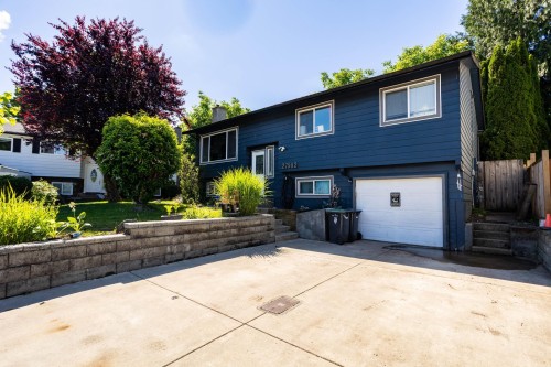27582 31b Avenue  Langley, BC V4W 3L3