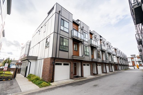 31-19760 55 Avenue  Langley, BC V3A 0L1