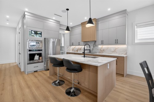 16511 20 Avenue, Surrey, BC 