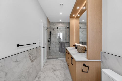 16511 20 Avenue, Surrey, BC 