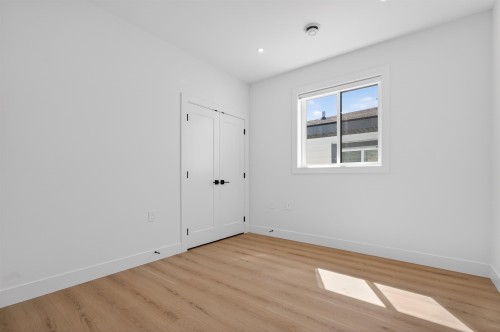 16511 20 Avenue, Surrey, BC 