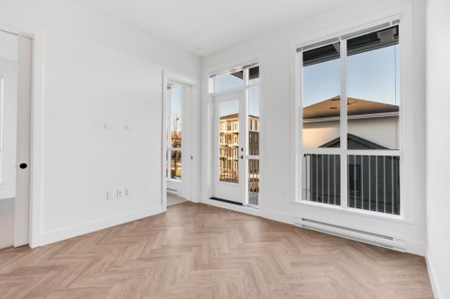 310-14968 101a Avenue , Surrey, BC V3R 0T1 5