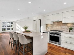 11-14820 Buena Vista Avenue  White Rock, BC V4B 0B3