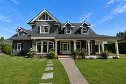 13989 29 Avenue Surrey, BC V4P 2N1