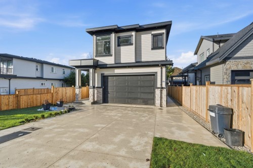 8233 114 Street  Delta, BC V4C 5J4