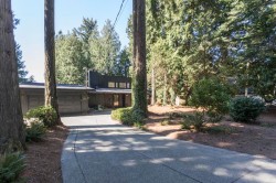 2601 Dogwood Drive Surrey, BC V4A 3K4