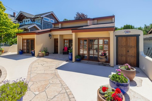 3080 Mcbride Avenue, Surrey, BC 