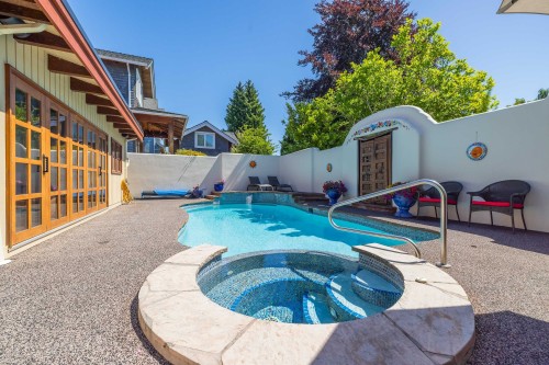 3080 Mcbride Avenue, Surrey, BC 