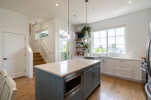 41-20321 80 Avenue, Langley, BC - Indoor Photo Showing Kitchen With Upgraded Kitchen