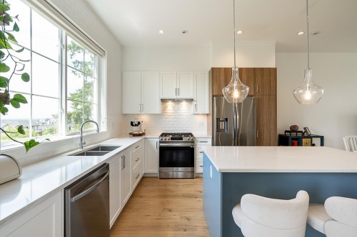 41-20321 80 Avenue, Langley, BC - Indoor Photo Showing Kitchen With Double Sink With Upgraded Kitchen