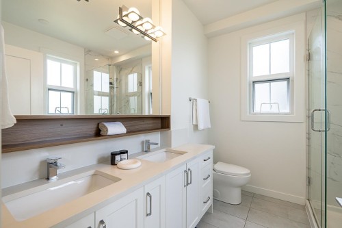 41-20321 80 Avenue, Langley, BC - Indoor Photo Showing Bathroom