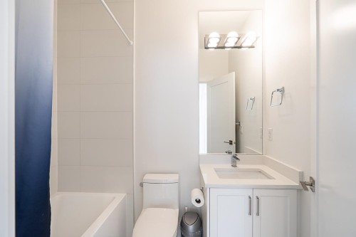 41-20321 80 Avenue, Langley, BC - Indoor Photo Showing Bathroom