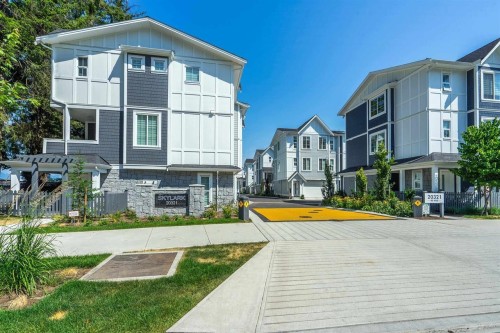 41-20321 80 Avenue, Langley, BC - Outdoor With Facade