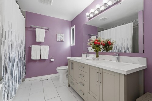 15878 Mcbeth Road, Surrey, BC - Indoor Photo Showing Bathroom