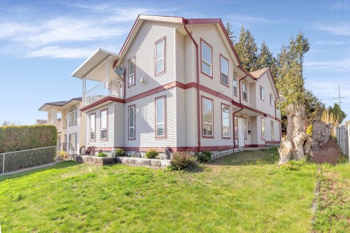 8067 Cedar Street  Mission, BC V2V 3N2